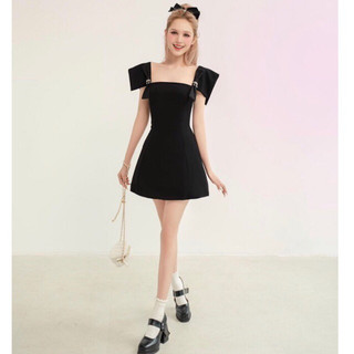 JENNYCLOSET | Đầm chiết eo vai đính đá from chuẩn  hàng cao cấp , Váy thiết kế mặc đi dự tiệc sang chảnh