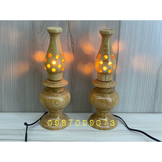 MỘT CẶP ĐÈN THỜ GỖ SỒI CAO 25CM