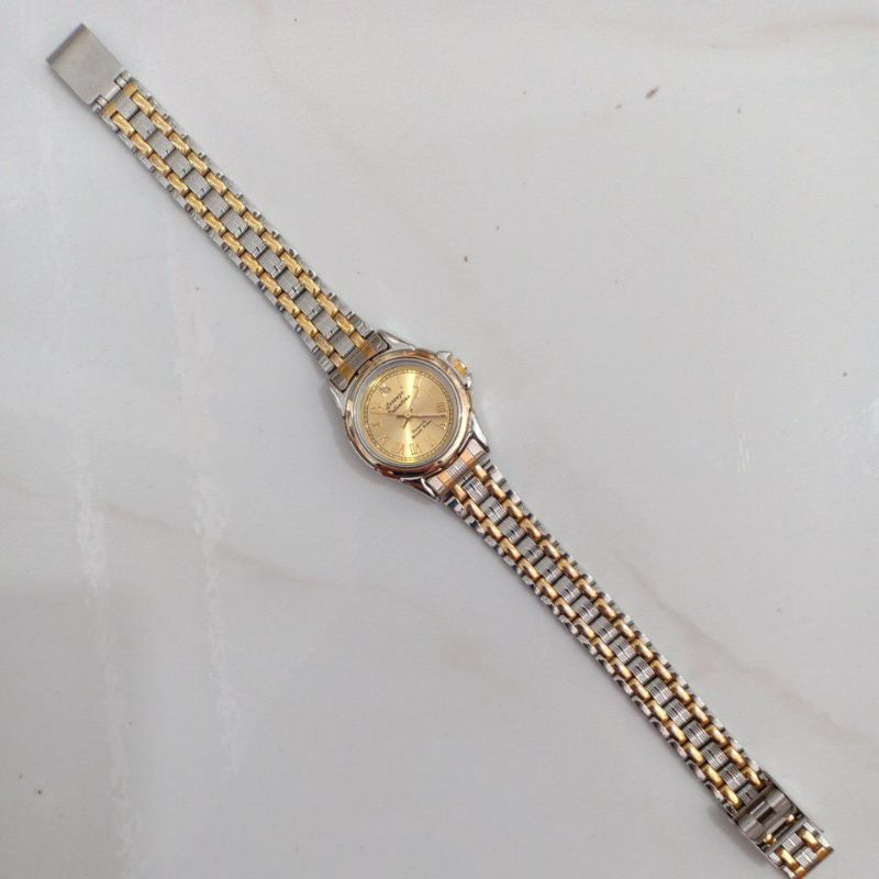 Đồng hồ si nữ hiệu VALENTINO demi dây thép lụa độ mới cao 95%