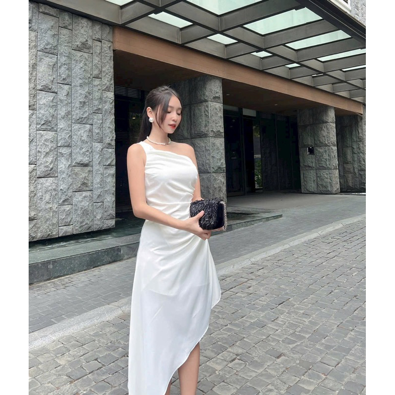 LIKEHER - Đầm Dự Tiệc Tà Xéo Nhún Sườn D105