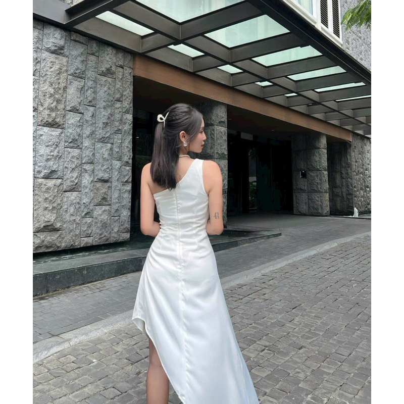 LIKEHER - Đầm Dự Tiệc Tà Xéo Nhún Sườn D105