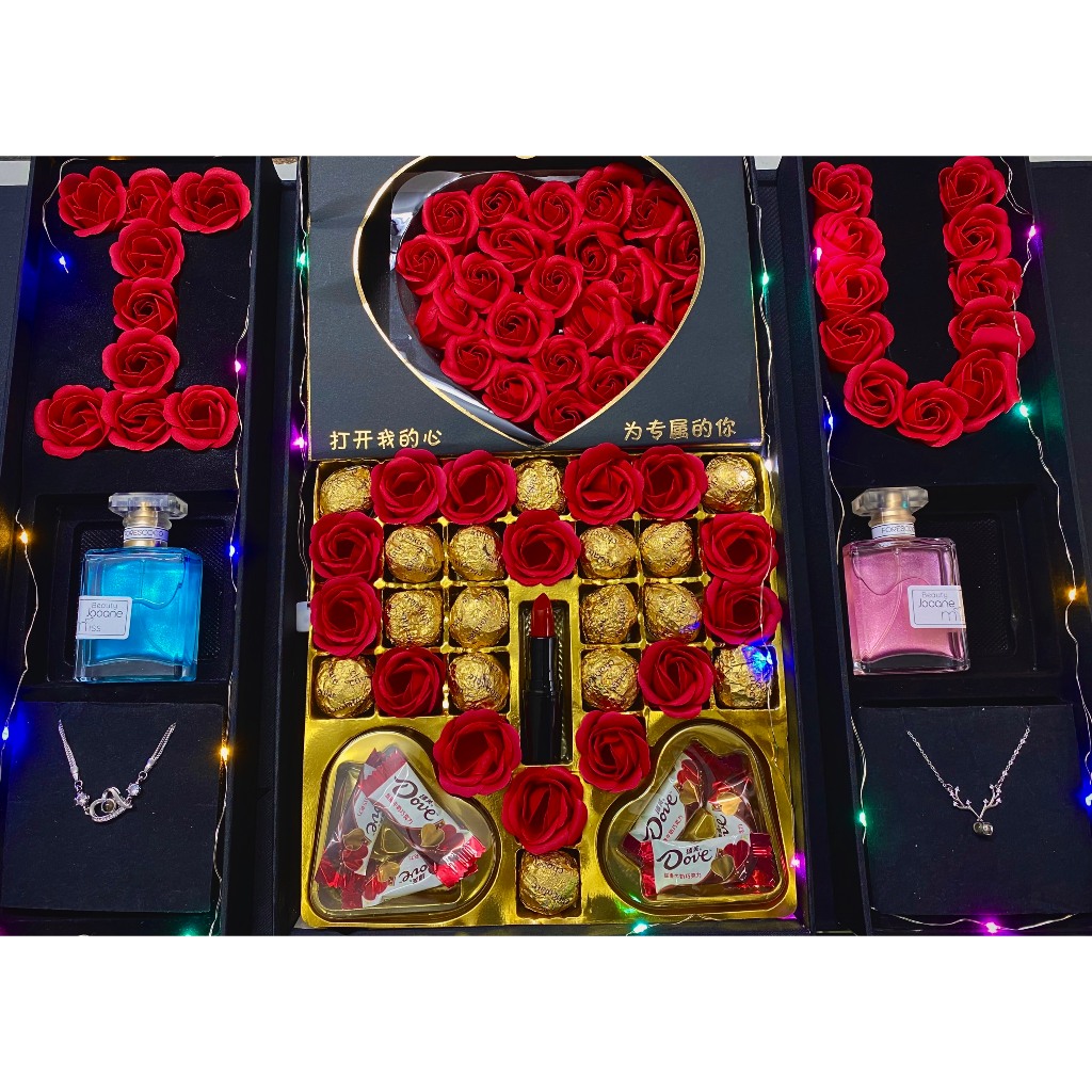 Set quà UniLove, Hộp quà tặng sinh nhật cho nữ, Set quà tặng bạn gái UNICARE gồm socola, lắc, hoa hồng, nước hoa, đèn,..