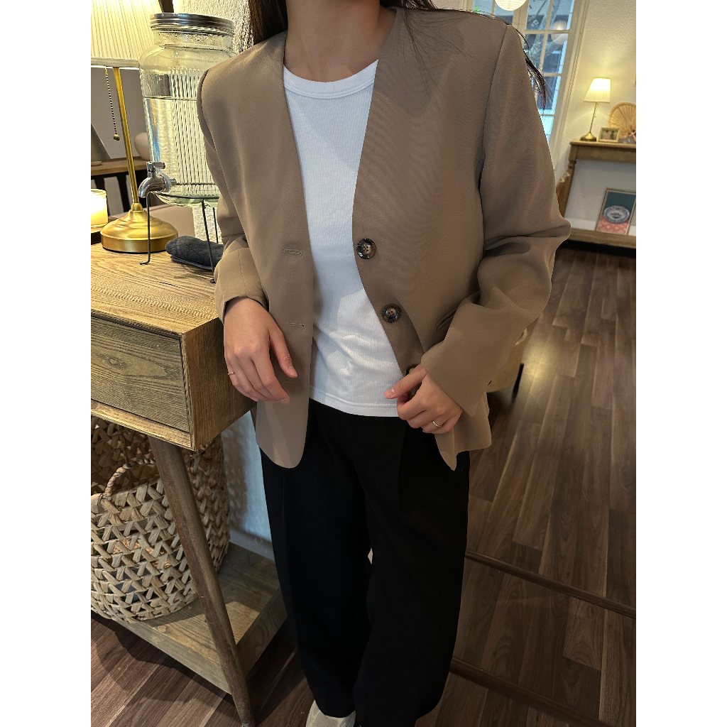 Áo blazer nữ không cổ dài tay 2 lớp phom dáng đứng màu sắc trendy