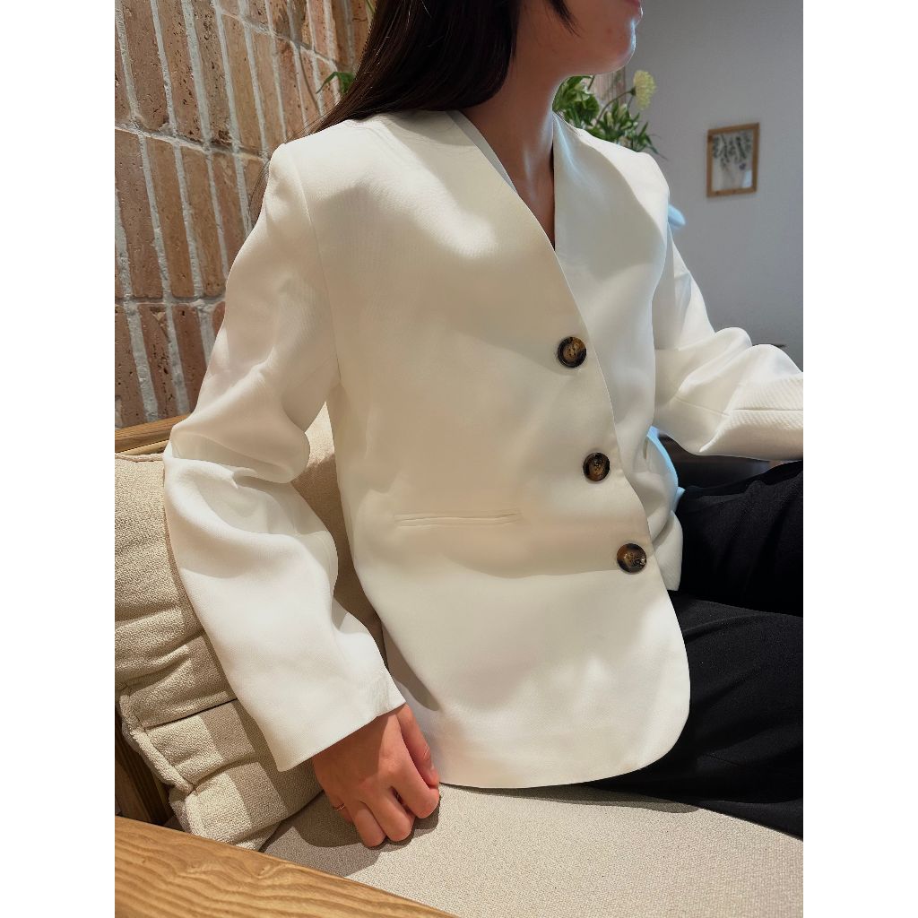 Áo blazer nữ không cổ dài tay 2 lớp phom dáng đứng màu sắc trendy