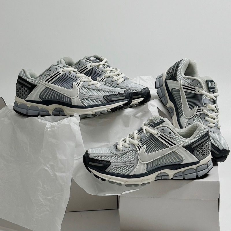 JDK STORE_Giày Sneaker Vomero 5 Đen Xám Black Grey