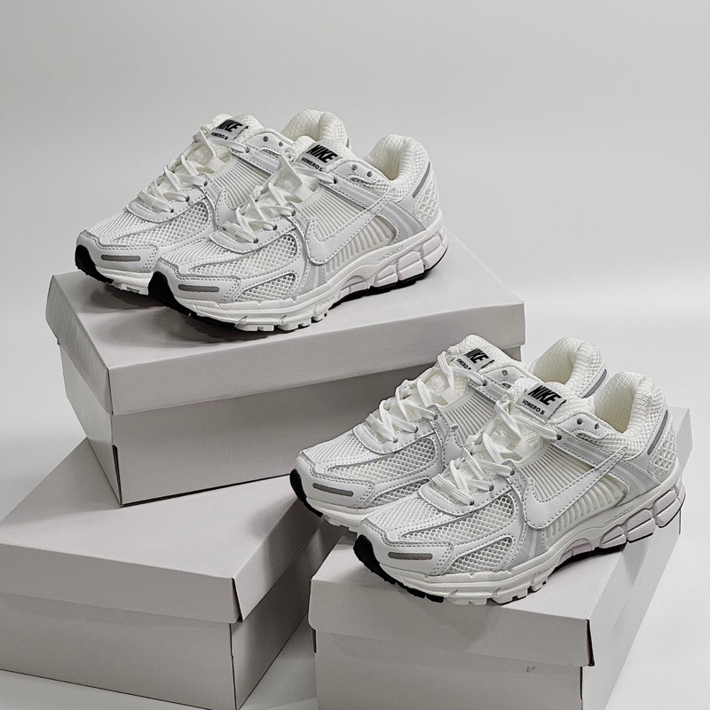 JDK STORE_Giày Sneaker Vomero 5 Full White