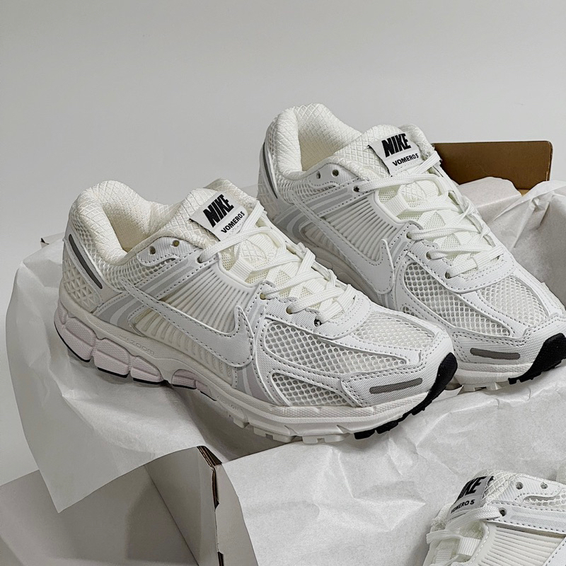JDK STORE_Giày Sneaker Vomero 5 Full White