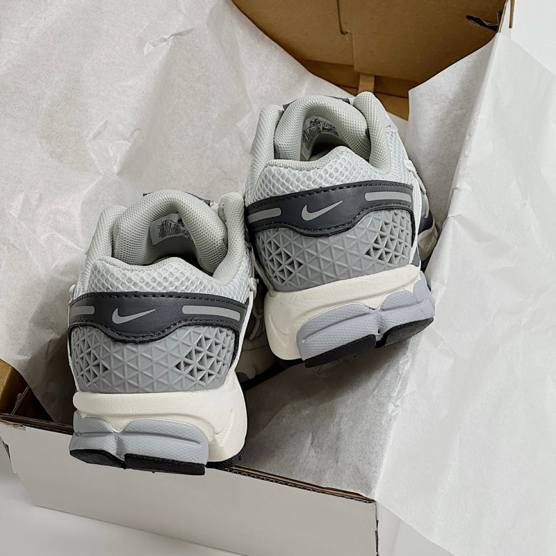 JDK STORE_Giày Sneaker Vomero 5 Đen Xám Black Grey