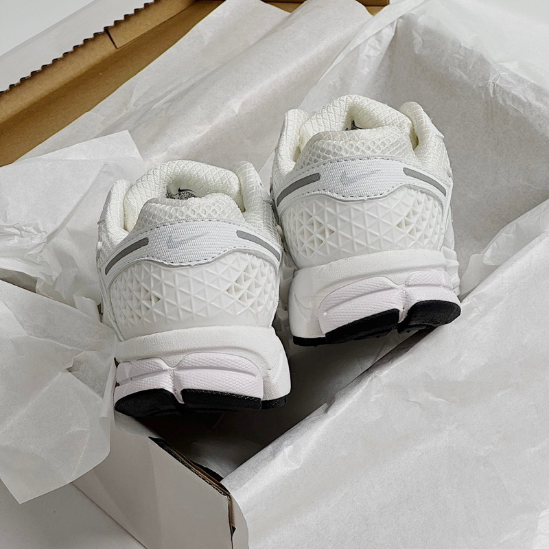 JDK STORE_Giày Sneaker Vomero 5 Full White