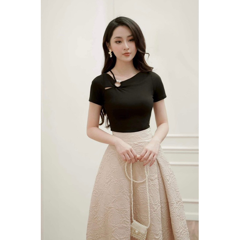 Áo Kiểu Nữ Lệch Vai Dáng Ôm Phối Khuyên Tròn Dài Tay, Ngắn tay