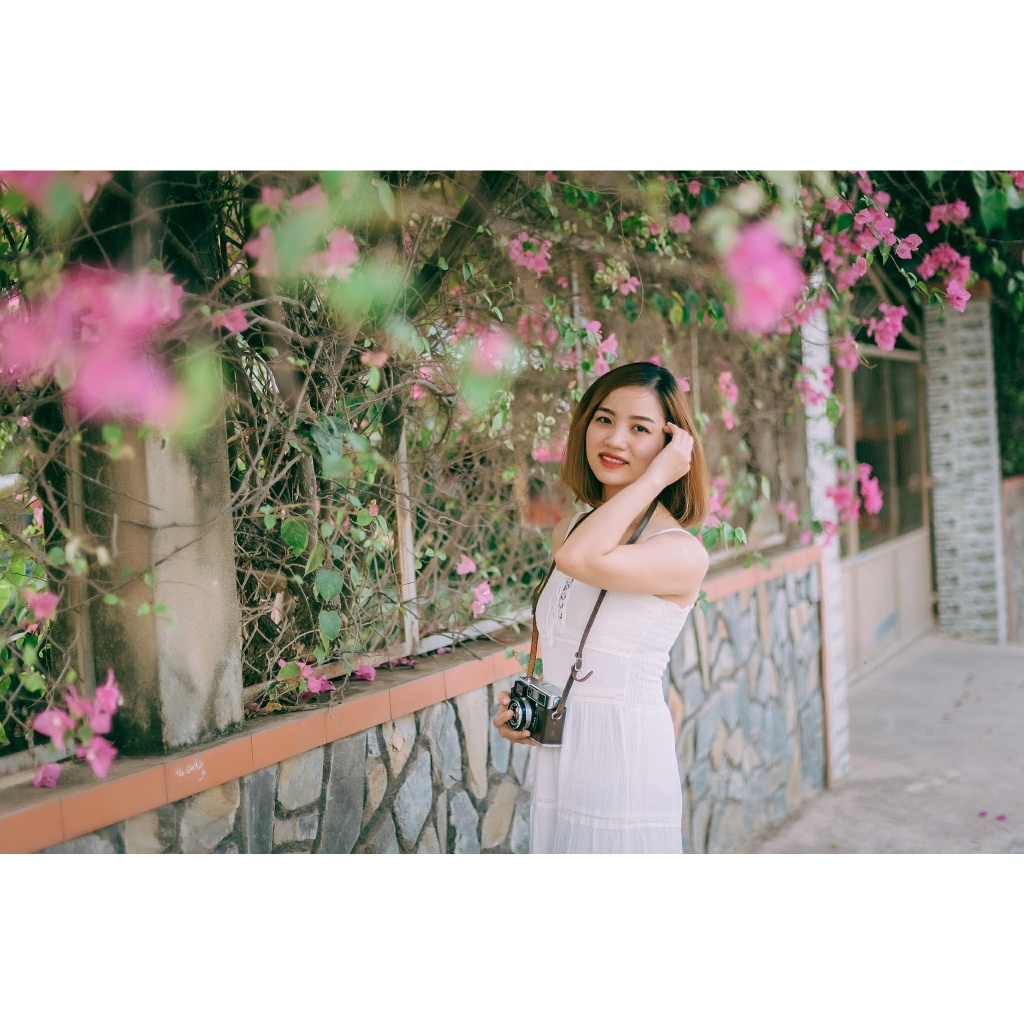 ỐNG KÍNH CANON 22 F2  STM , NGÀM CANON EOS - M . LENS ĐẸP