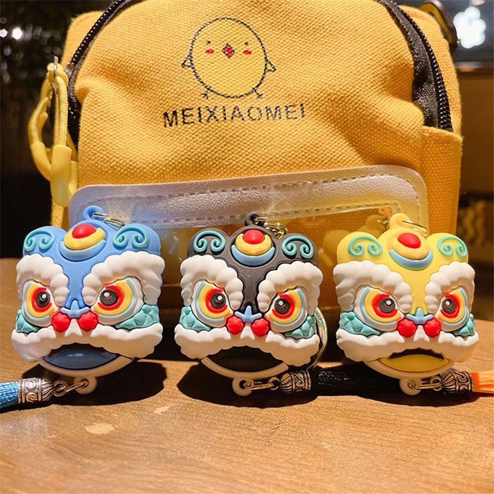 MVP3543 Móc Khóa Hình Đầu Lân Tua Rua Dễ Thương