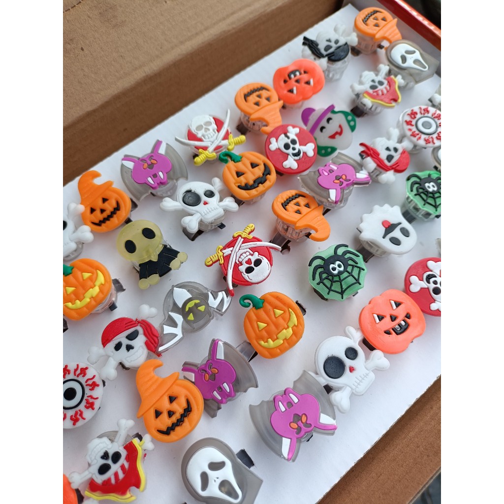 Đồ chơi độc lạ, Nhẫn phát sáng Hallowen