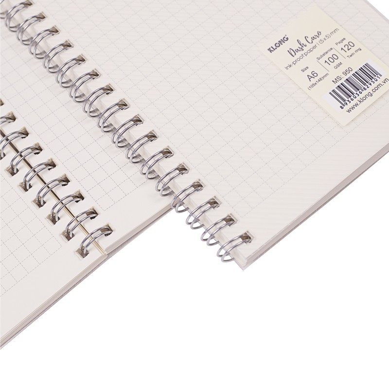 Sổ Dash Caro  mm lò xo kép bìa nhựa 2 mặt A6 120 trang 100/76; MS: 950