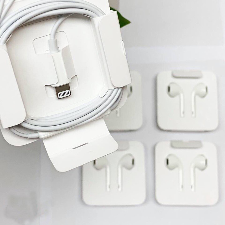 Tai nghe có dây nhét tai chống ồn zin V4