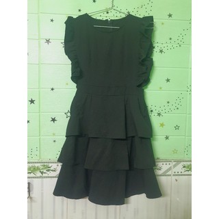 (Thanh lý 35k) Đầm đen xòe 3 tầng, tay cánh tiên, eo 68-70cm, có túi 2 bên