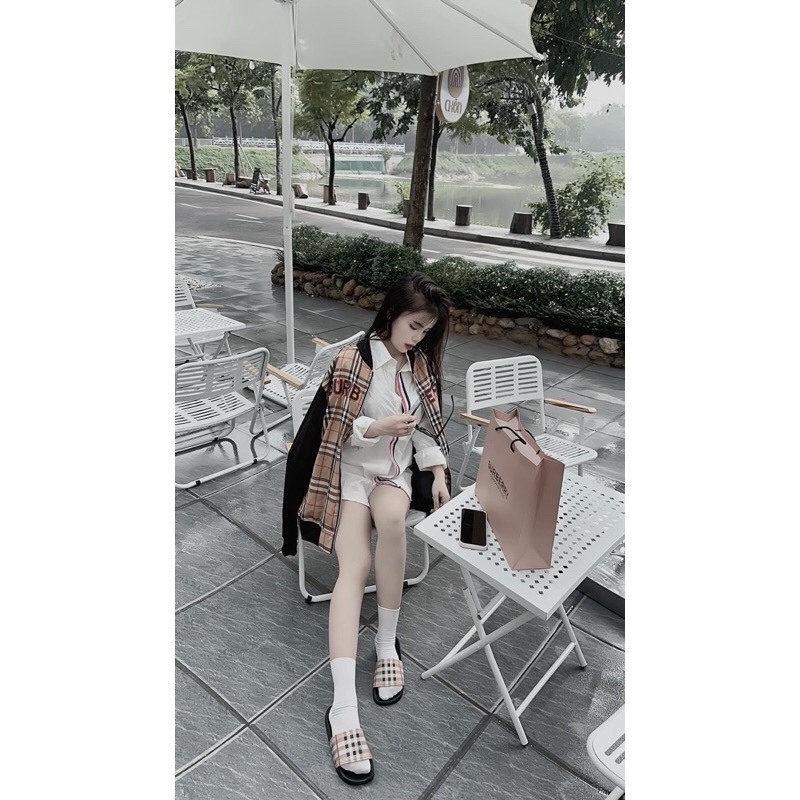 Áo vasity,áo bomber buberry phối kẻ sọc thêu chữ ngang ngực dành cho nam nữ