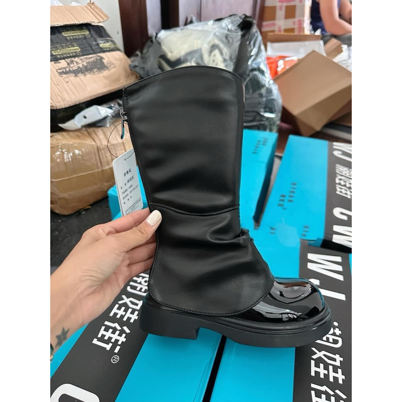 Bốt bé gái siêu hót 2023