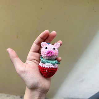 Móc khoá heo dâu bằng len handmade 🐷