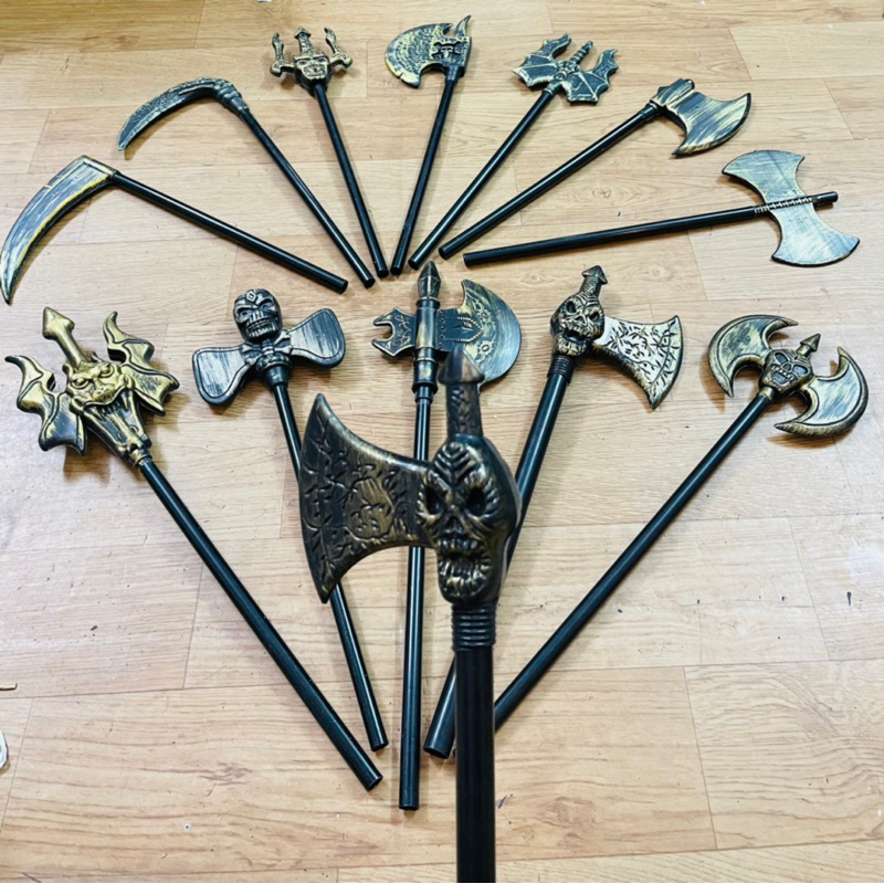 Vũ khí hoá trang halloween / búa rìu lưỡi hái đinh ba búa đầu lâu/ gậy bình khoa chơi halloween cosplay