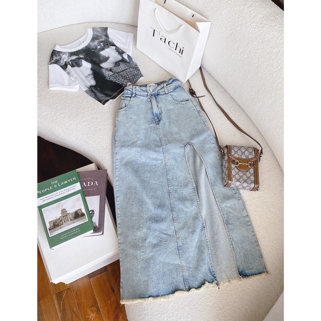 SET ÁO CROPTOP LOANG HÌNH MẶT NGƯỜI TAY PHỐI TRẮNG + CHÂN VÁY JEAN XẺ MIDI