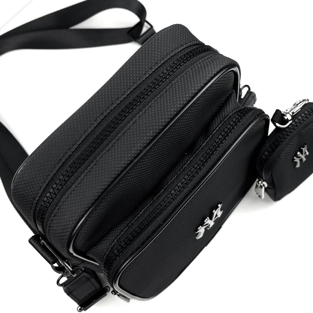 Túi đeo chéo nam nữ MLB logo NY thép chất liệu da PU chống thấm nước màu đen form ngang 2 ngăn size 17cm x 17cm x 6cm