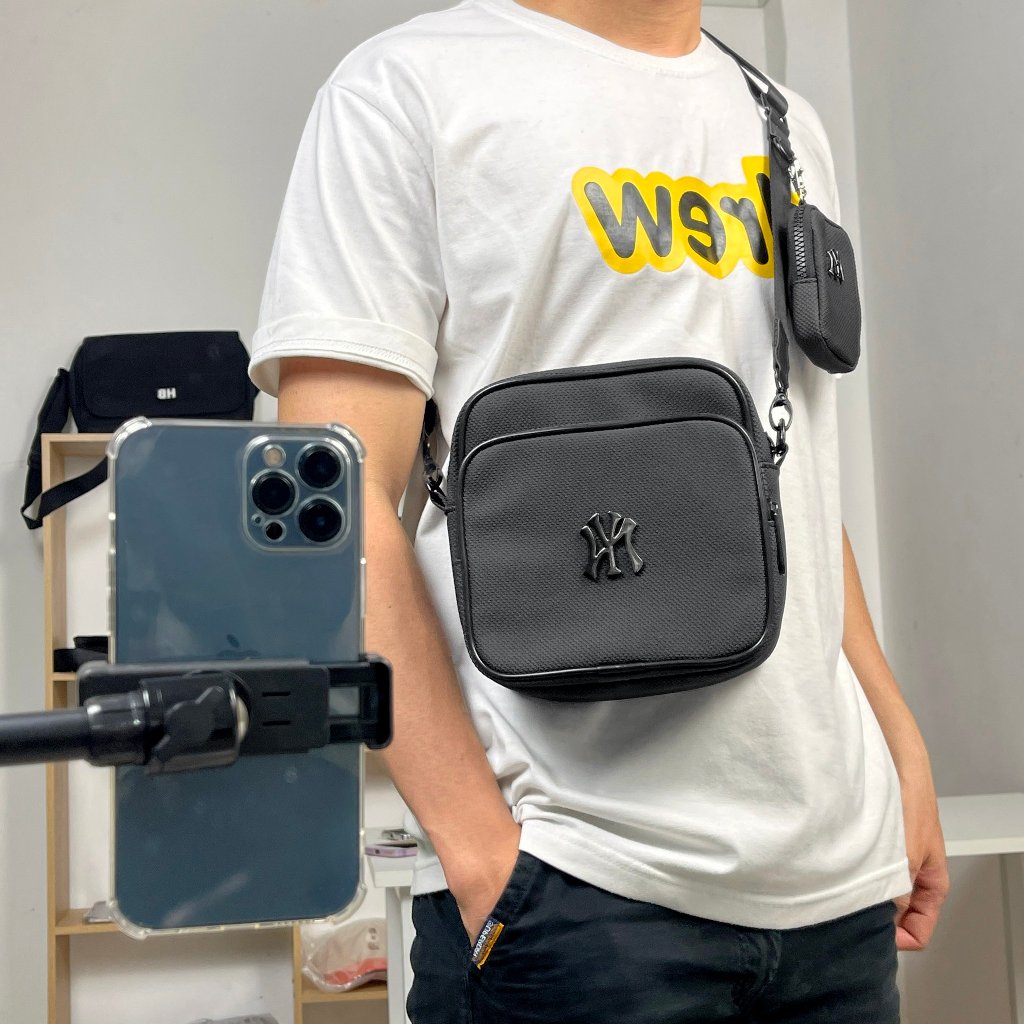 Túi đeo chéo nam nữ MLB logo NY thép chất liệu da PU chống thấm nước màu đen form ngang 2 ngăn size 17cm x 17cm x 6cm