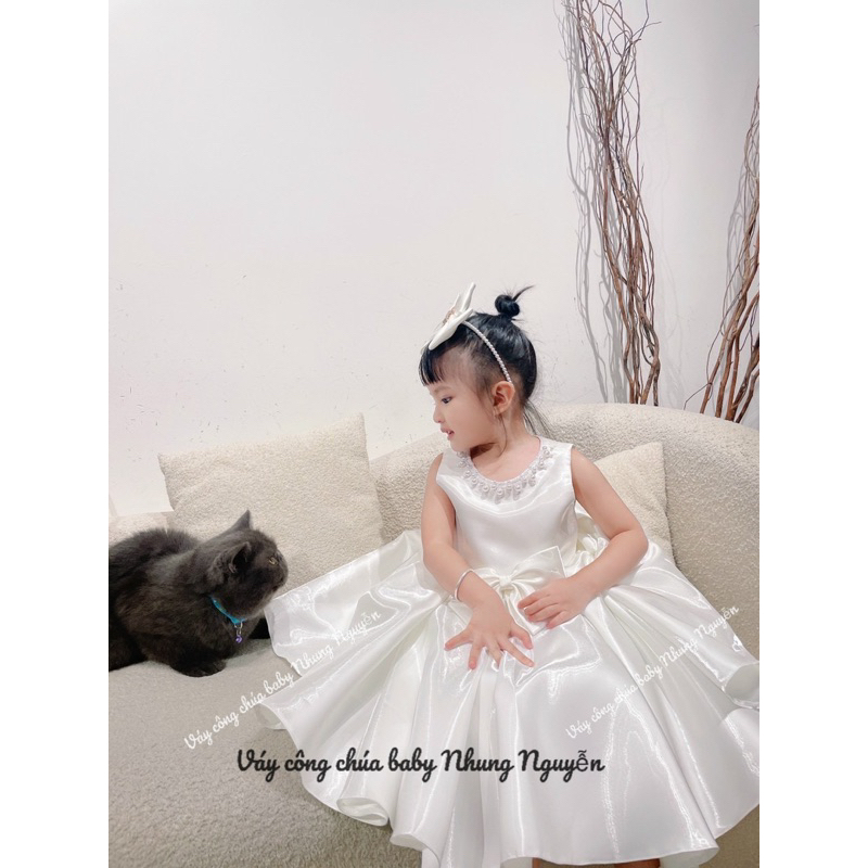Váy công chúa Nhung Nguyễn set bóng