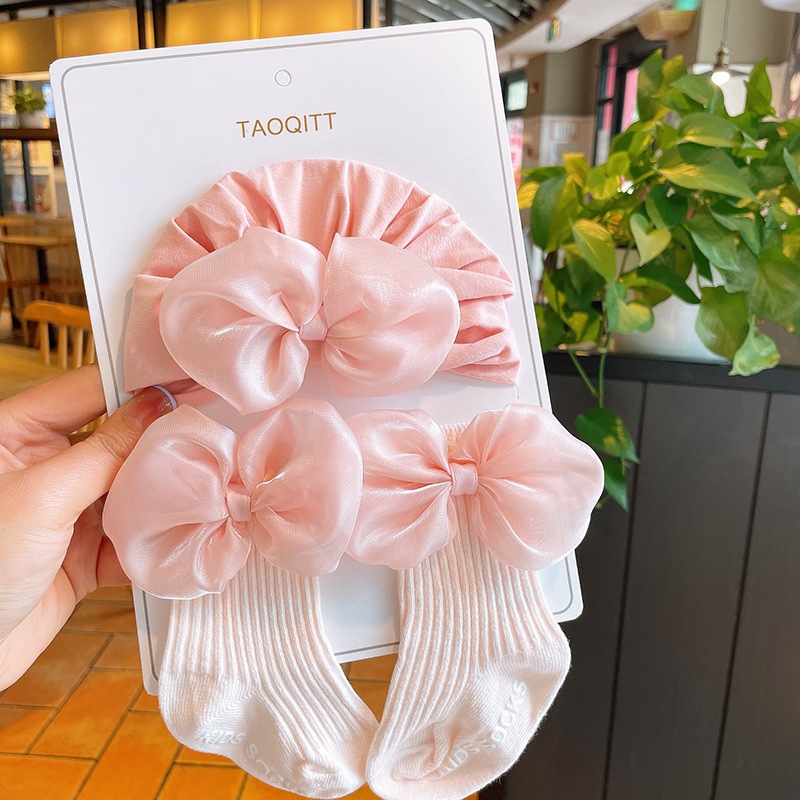 Set mũ và tất cho bé sơ sinh siêu dễ thương phong cách Hàn Quốc