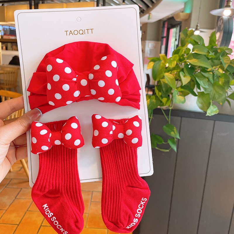 Set mũ và tất cho bé sơ sinh siêu dễ thương phong cách Hàn Quốc