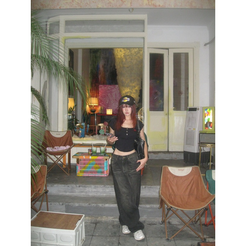 Quần jeans phom rộng đen wash màu SXNVASION