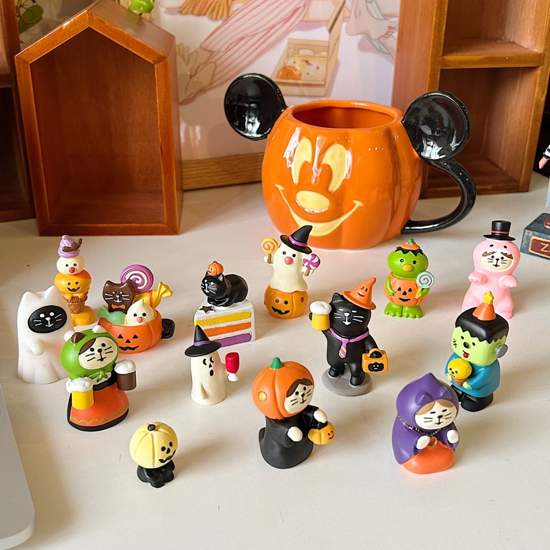 Mô hình mèo chủ đề Halloween 2023