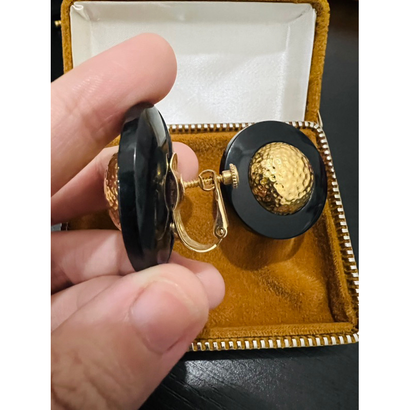 Bông tai vintage nhựa phối kim loại dạng kẹp