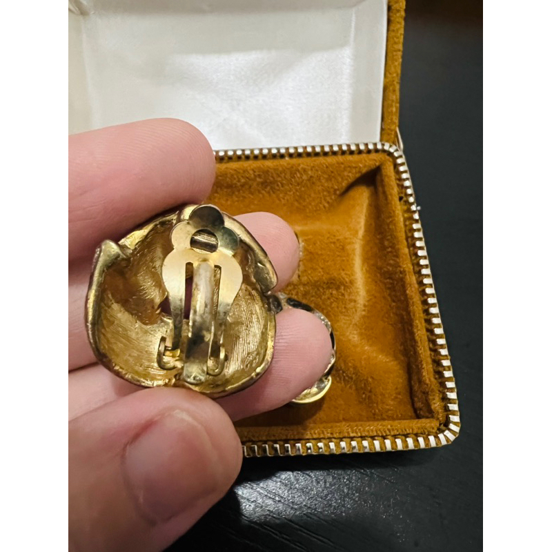 Bông tai vintage kim loại dạng kẹp