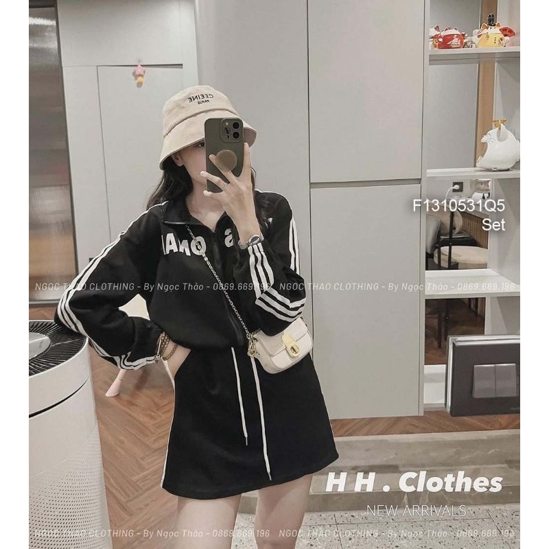 Set thể thao nỉ áo khoác tay dài phối viền sọc dây kéo khóa in chữ ngực kèm chân váy ngắn!