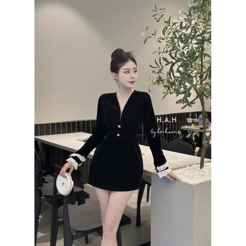 Váy nhung phối tay ren tiểu thư