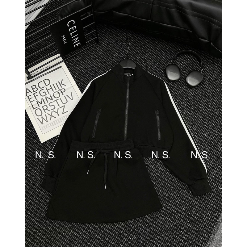 Áo khoác + chân váy