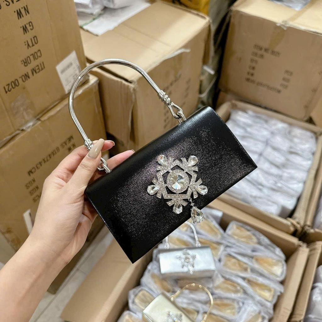 Túi đeo chéo cầm tay da bóng đính đá đi chơi đi tiệc siêu sang