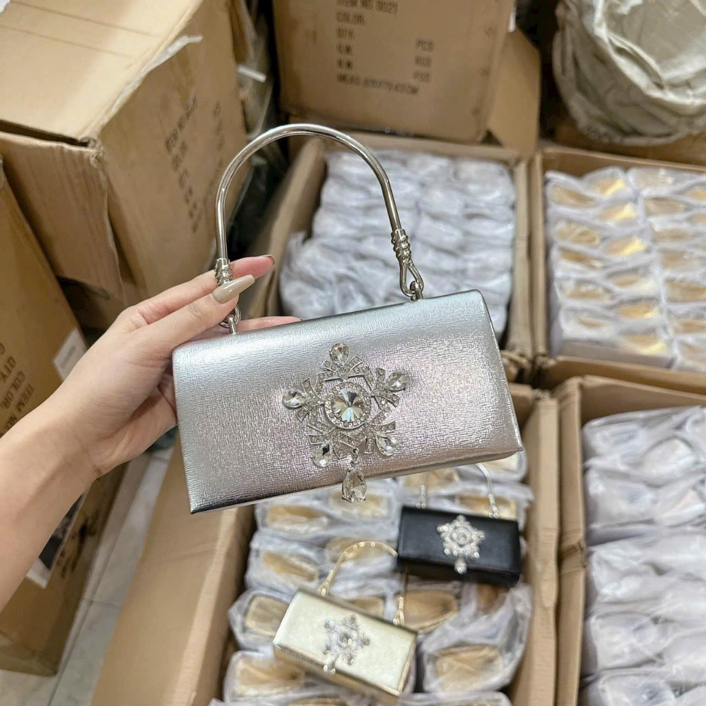 Túi đeo chéo cầm tay da bóng đính đá đi chơi đi tiệc siêu sang