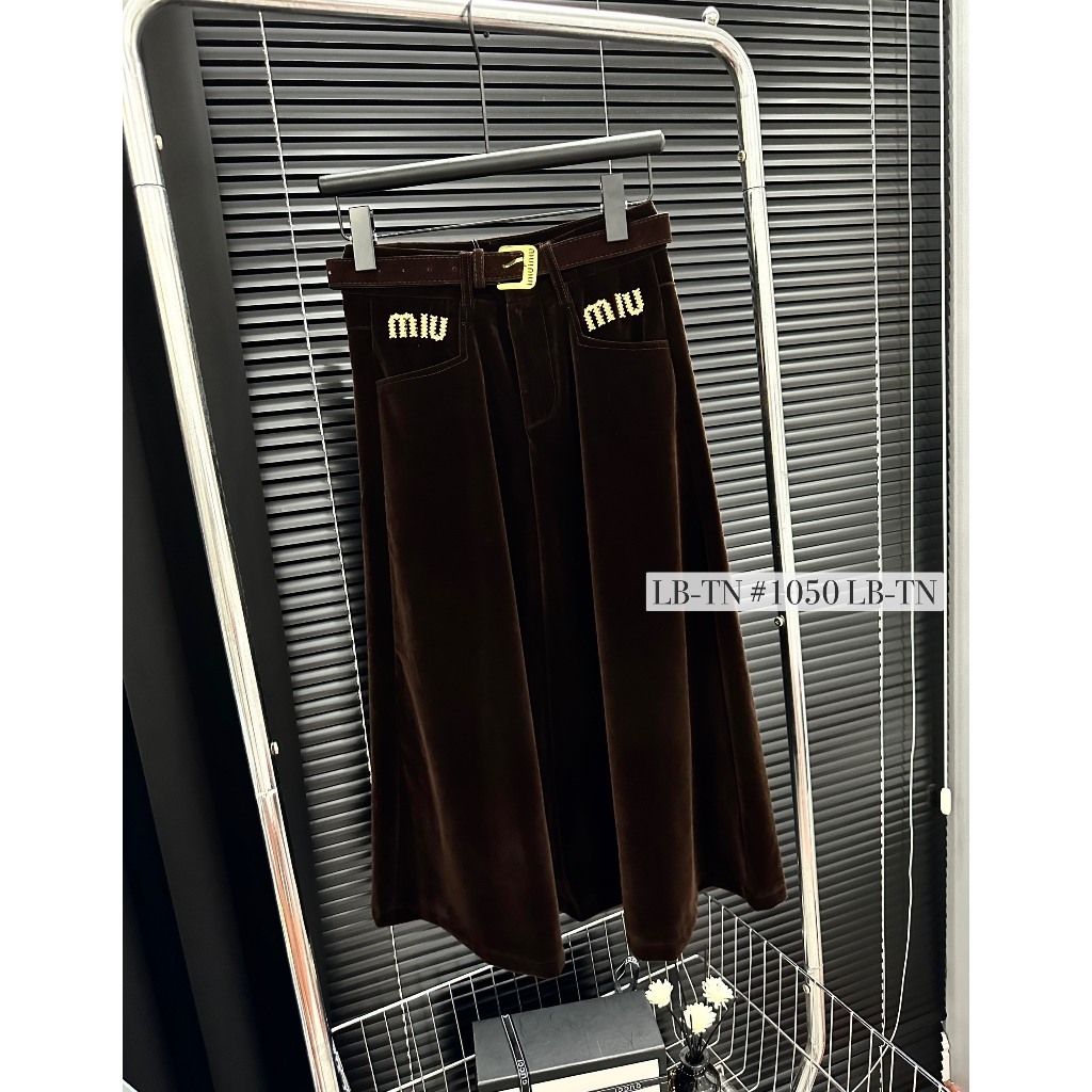 Chân váy nhung dài MiuMiu kèm đai siêu xinh