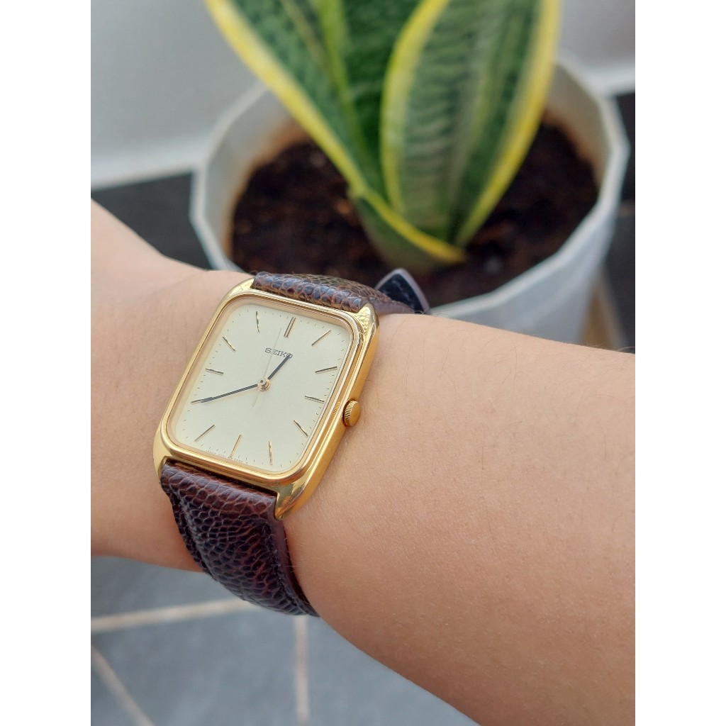 Đồng hồ nam Seiko tank kính sapphire hàng si chạy pin