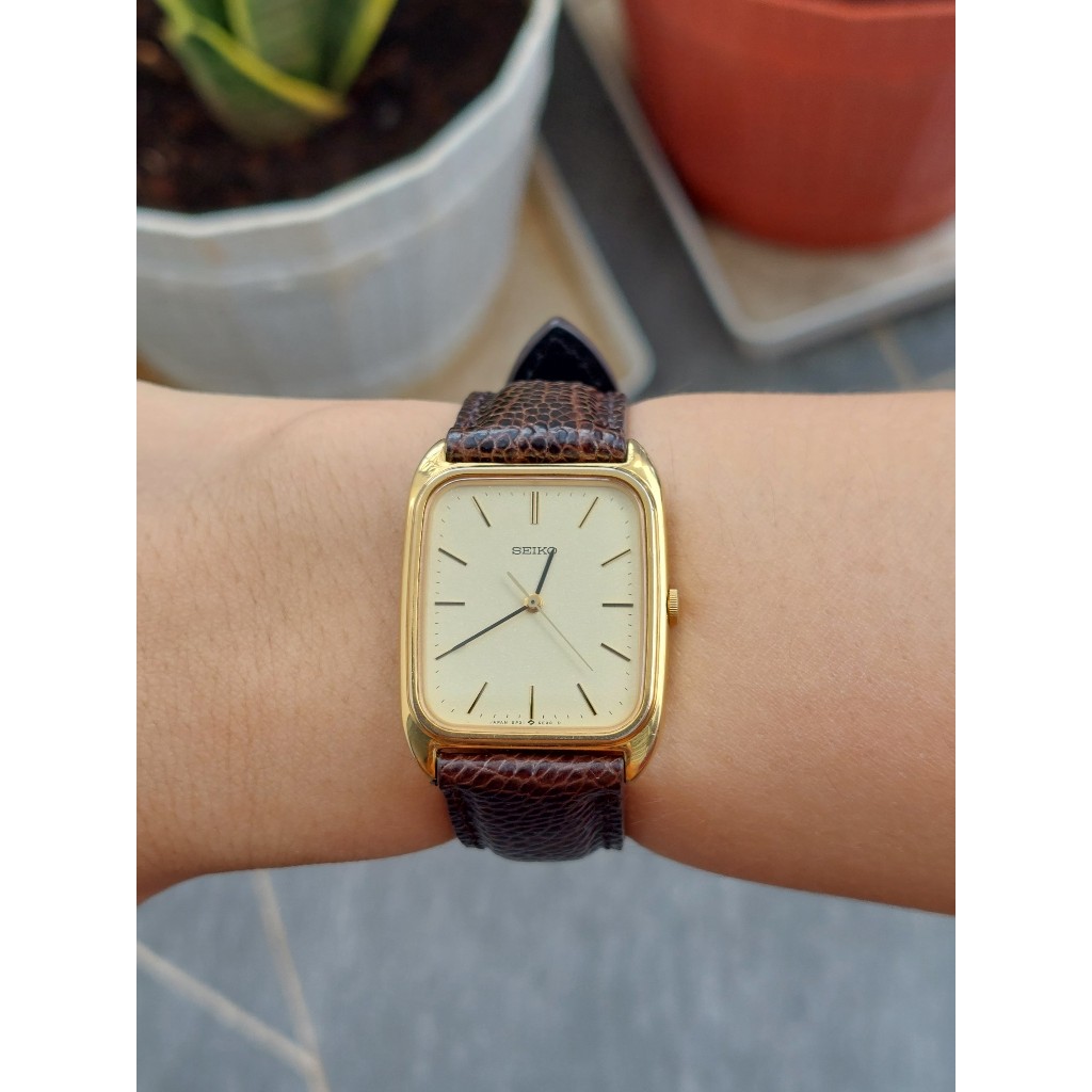 Đồng hồ nam Seiko tank kính sapphire hàng si chạy pin