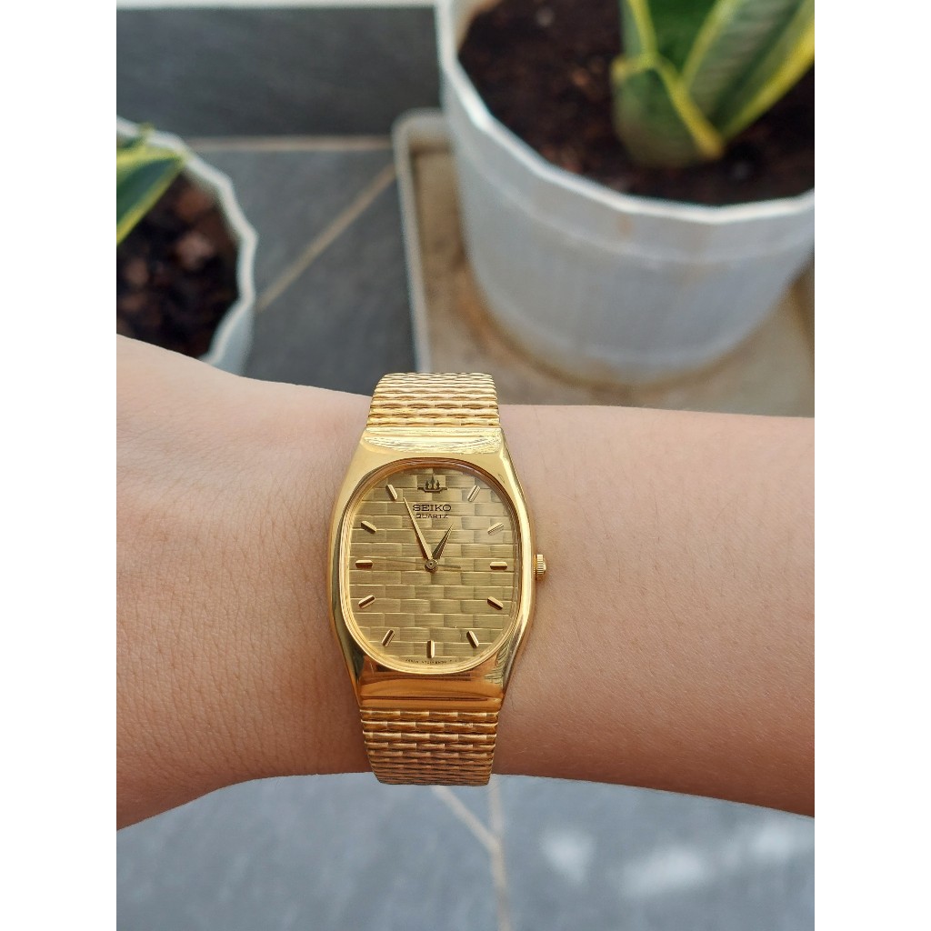 Đồng hồ nam Seiko mặt tank bầu hàng si chạy pin