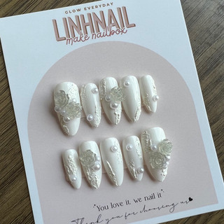 L006 Nailbox thiết kế màu trắng đính hoa trà ngọc trai