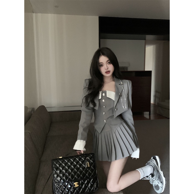 Bộ ba món quần áo JK mùa thu phong cách tỷ tỷ douyin dou áo khoác dạng ống top top váy xếp ly eo cao