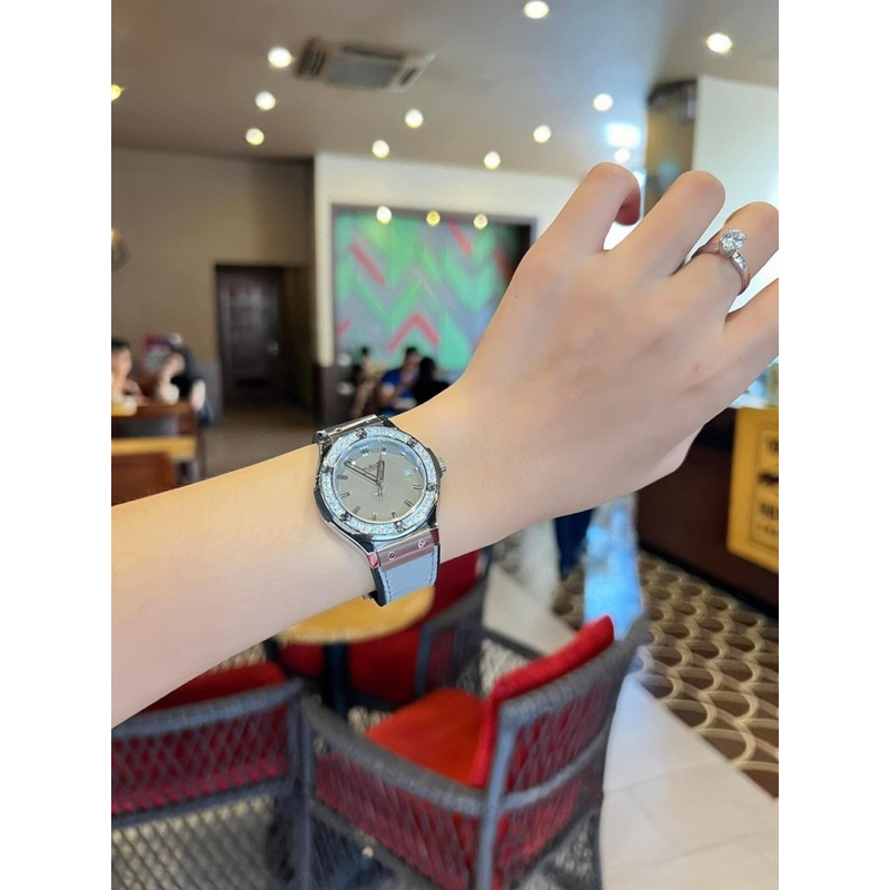 Đồng Hồ Nữ  HOL.LOT MÀU XÁM LÔNG CHUỘT ĐÁ PHA LÊ SIÊU HOTT LUXURY FULLBOX