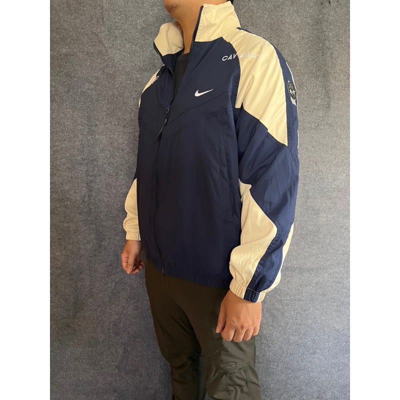 Áo khoác Nike x CAVEMPT xuất dư detail nét