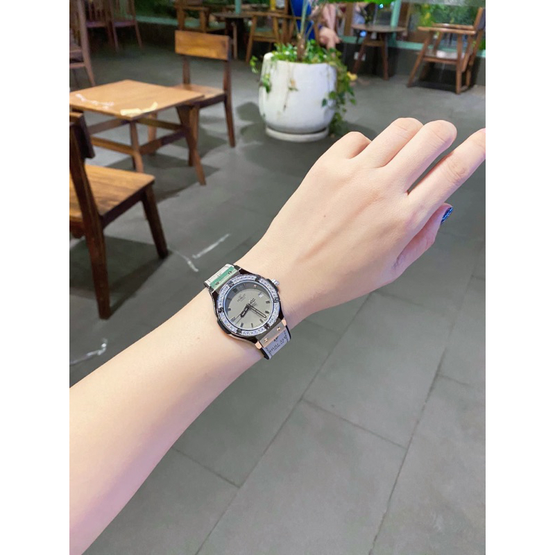 Đồng Hồ Nữ  HOL.LOT MÀU XÁM LÔNG CHUỘT ĐÁ PHA LÊ SIÊU HOTT LUXURY FULLBOX