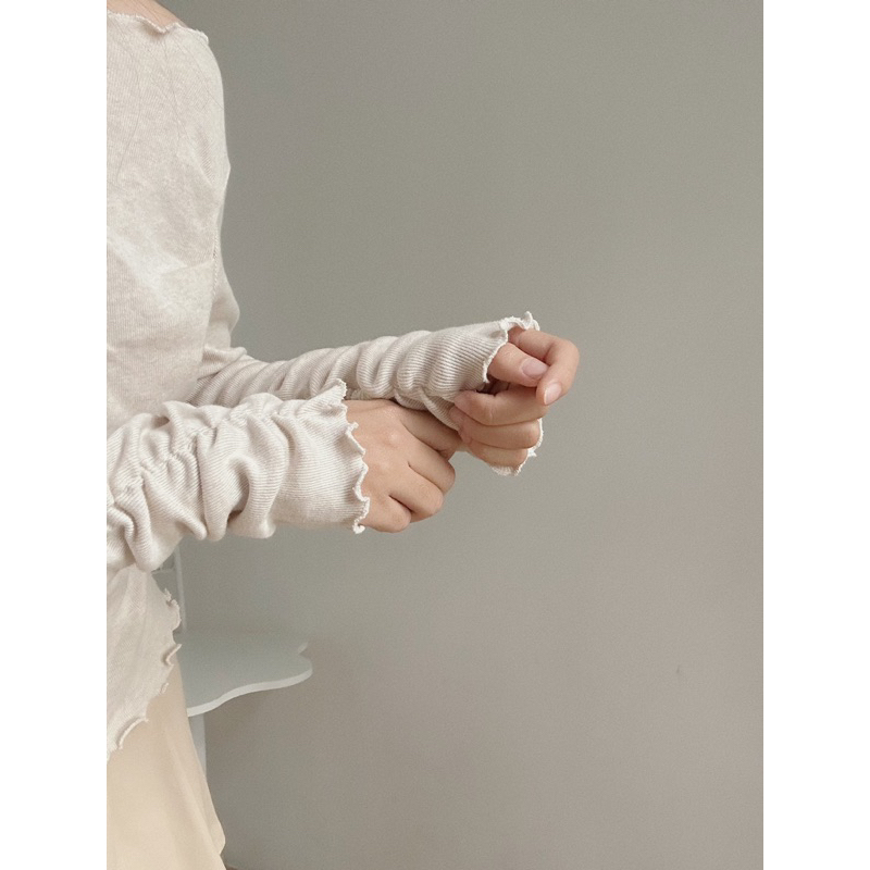 Áo trễ vai tay nhún Tracy 18made ✿ 𝐁𝐲 𝐄𝐢𝐠𝐡𝐭𝐞𝐞𝐧 𝐀𝐠𝐚𝐢𝐧