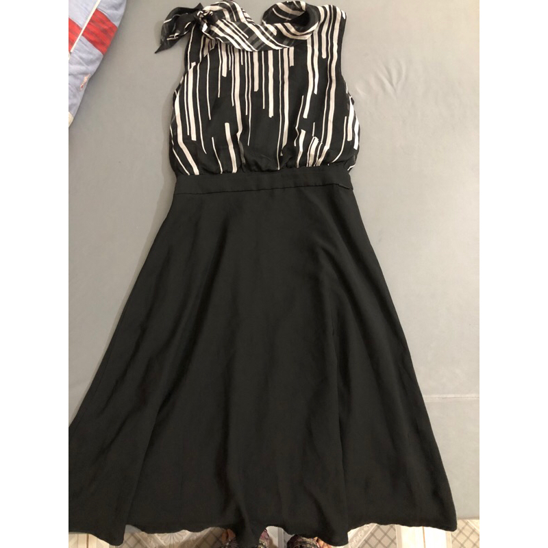 Thanh lý đầm nem sz 4